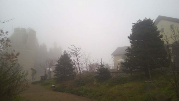 霧の六甲山